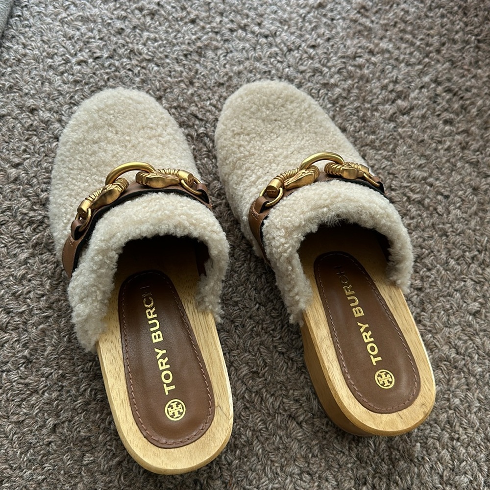 Tory Burch shearling clogs. Size 7. Good condition.
